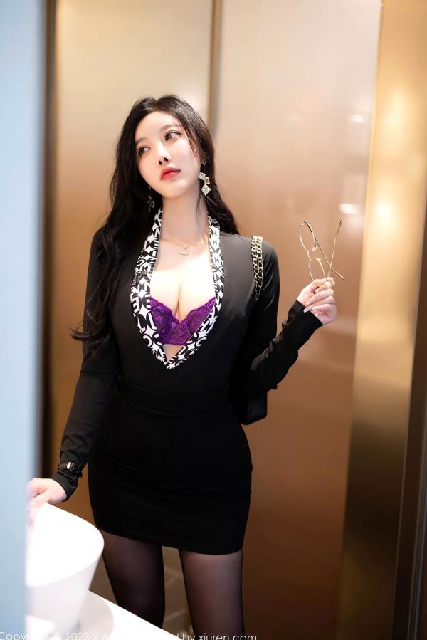    XiaoYu语画界-1160-杨晨晨Yome办公室OL职业装写真，黑色紧身短裙搭配极品黑丝诱惑，深V紫色蕾丝内衣尽显轻熟御姐风情，2023.12.08无圣光大尺度珍藏合集第19张图片