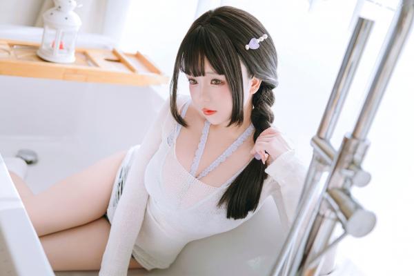    日奈娇浴室内衣私房写真，纯欲风蕾丝诱惑，展现傲人身材与精致童颜第15张图片