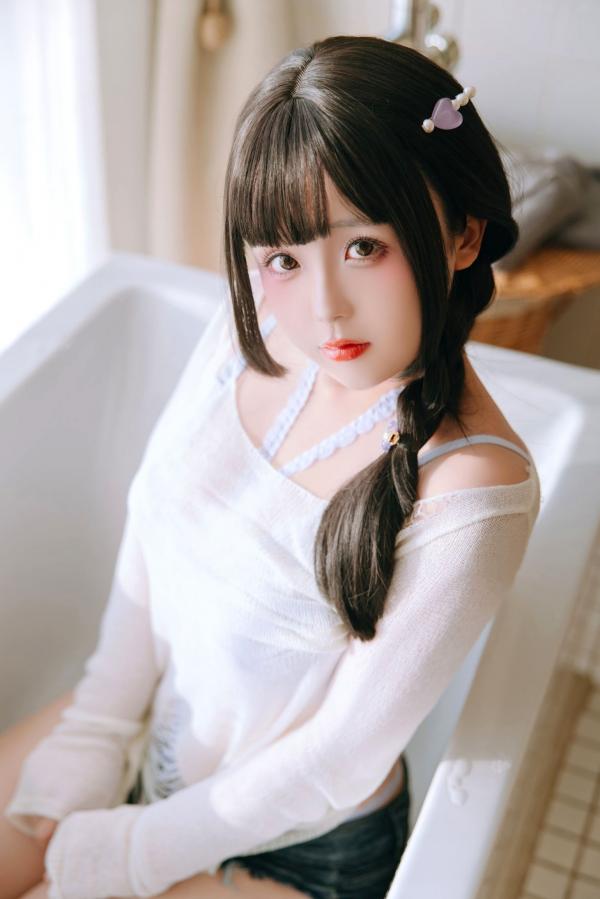    日奈娇浴室内衣私房写真，纯欲风蕾丝诱惑，展现傲人身材与精致童颜第31张图片
