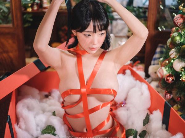    韩国美女Jang Joo Isabella圣诞诱惑装，ArtGravia红色丝带缠绕私房照，白嫩好身材与节日礼物风格大尺度写真第41张图片