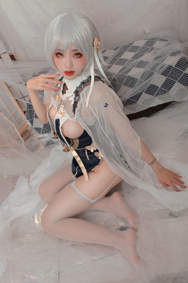    钛合金TiTi天狼星旗袍cosplay写真，梦幻白发少女改良旗袍诱惑私房照第5张图片
