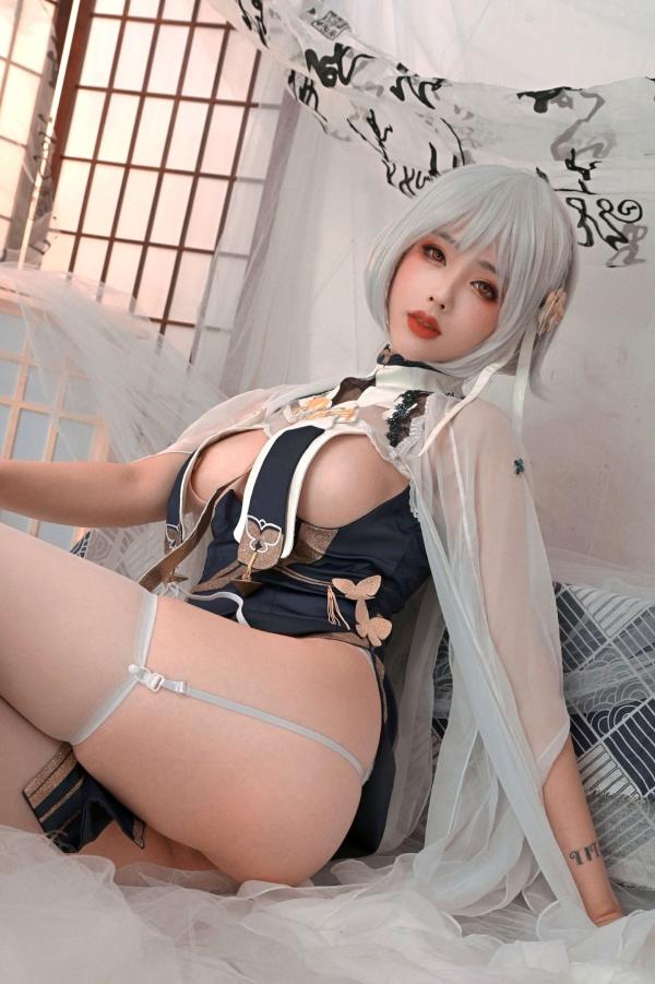    钛合金TiTi天狼星旗袍cosplay写真，梦幻白发少女改良旗袍诱惑私房照第12张图片