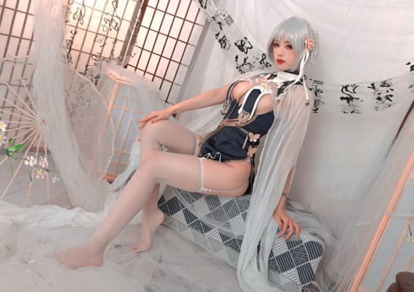    钛合金TiTi天狼星旗袍cosplay写真，梦幻白发少女改良旗袍诱惑私房照第15张图片