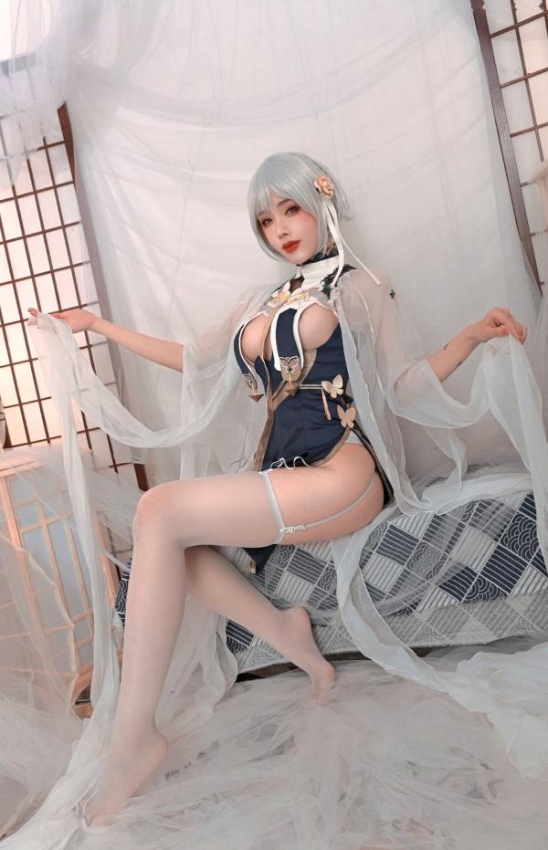    钛合金TiTi天狼星旗袍cosplay写真，梦幻白发少女改良旗袍诱惑私房照第22张图片
