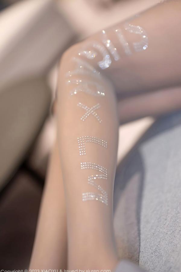 杨晨晨 sugar小甜心CC  XiaoYu语画界-1156-杨晨晨Yome：灰色卫衣配灰丝，私房大尺度性感长腿御姐写真第65张图片