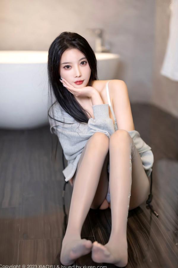 杨晨晨 sugar小甜心CC  XiaoYu语画界-1156-杨晨晨Yome：灰色卫衣配灰丝，私房大尺度性感长腿御姐写真第87张图片