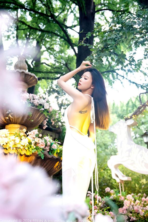    FeiLin嗲囡囡第472期：冯木木私房写真，高级灰色蕾丝内衣搭配黑色丝袜，纯欲气质与诱人身姿完美融合，演绎极致魅惑，无圣光大尺度视觉盛宴第14张图片