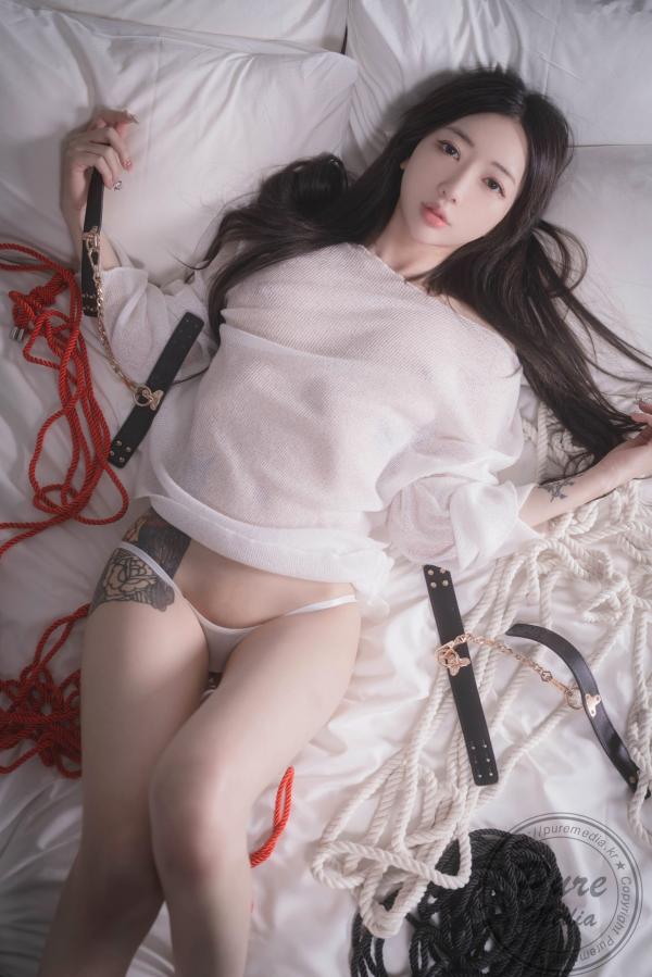    韩国美女Jia绳缚艺术私房大片：用绳子把我绑起来，演绎极致纹身魅惑与性感束缚，展现野性撩人姿态，Pure Media 283第83张图片