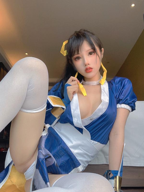    钛合金TiTi街头霸王春丽Cosplay私房照：大胆改良版战袍，尽显性感诱惑与角色魅力第2张图片