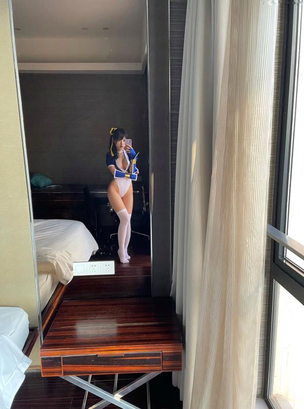    钛合金TiTi街头霸王春丽Cosplay私房照：大胆改良版战袍，尽显性感诱惑与角色魅力第35张图片