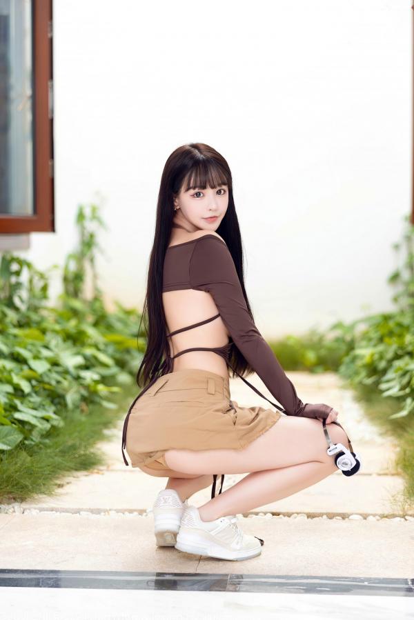    HuaYang花漾-568-朱可儿Flora：咖啡色露背美少女与极致黑蕾丝内衣私房写真，火辣曲线尽显诱惑第5张图片
