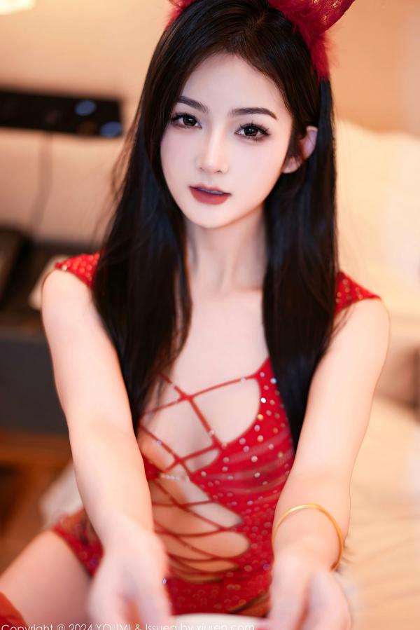    YouMi尤蜜荟-1032-谭小灵-喜庆红色蕾丝内衣兔女郎装扮红丝网袜诱惑私房美腿写真-2024.02.08第22张图片