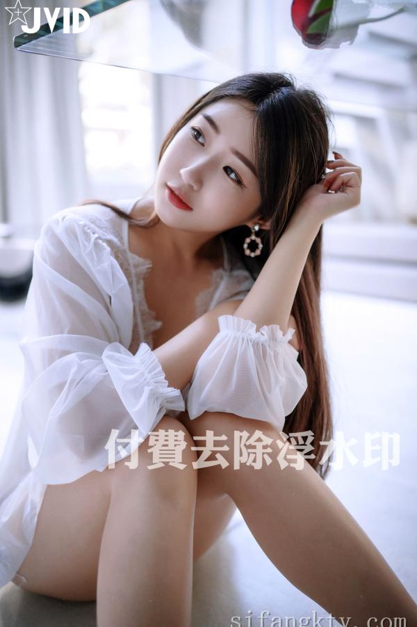    JVID-肉包Mini：白色蕾丝透视睡裙私房写真，手持红玫瑰展现纯欲诱惑，大尺度女神唯美瞬间-No.621-2022.03.17第3张图片
