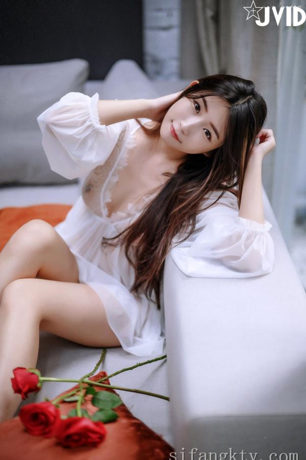    JVID-肉包Mini：白色蕾丝透视睡裙私房写真，手持红玫瑰展现纯欲诱惑，大尺度女神唯美瞬间-No.621-2022.03.17第40张图片