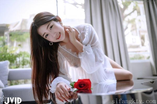    JVID-肉包Mini：白色蕾丝透视睡裙私房写真，手持红玫瑰展现纯欲诱惑，大尺度女神唯美瞬间-No.621-2022.03.17第58张图片