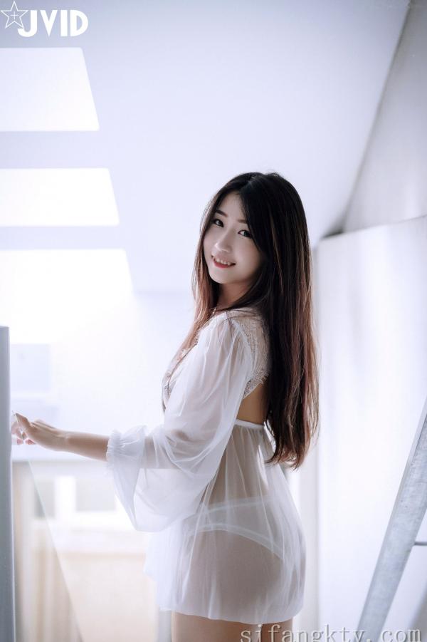    JVID-肉包Mini：白色蕾丝透视睡裙私房写真，手持红玫瑰展现纯欲诱惑，大尺度女神唯美瞬间-No.621-2022.03.17第87张图片