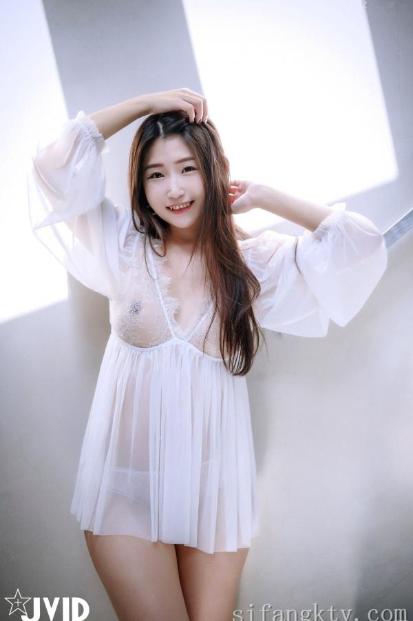    JVID-肉包Mini：白色蕾丝透视睡裙私房写真，手持红玫瑰展现纯欲诱惑，大尺度女神唯美瞬间-No.621-2022.03.17第90张图片