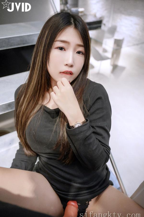    JVID-肉包Mini：白色蕾丝透视睡裙私房写真，手持红玫瑰展现纯欲诱惑，大尺度女神唯美瞬间-No.621-2022.03.17第126张图片