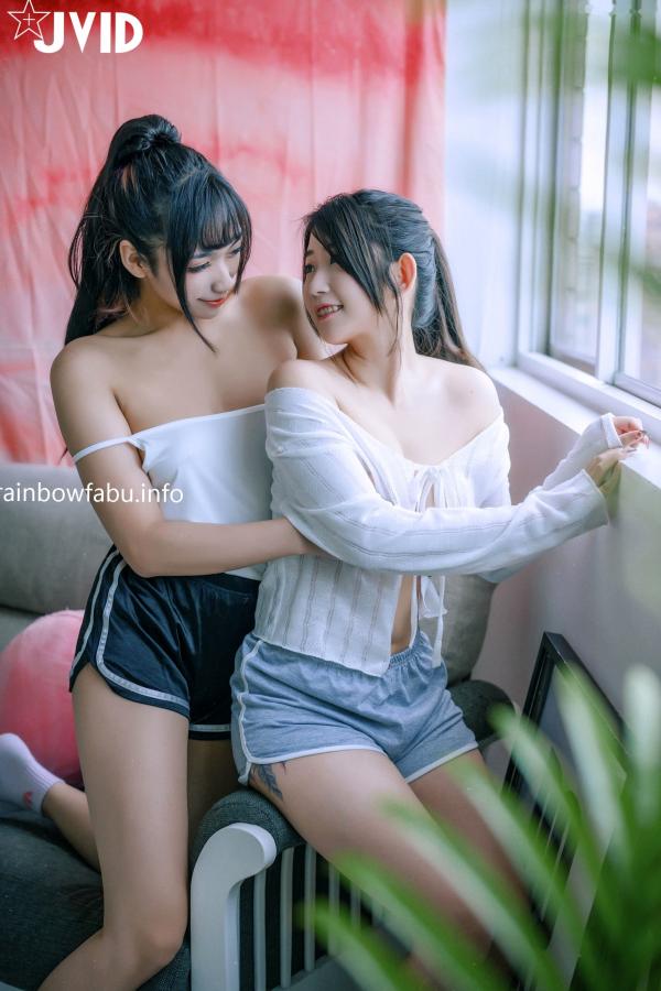    JVID-肉包Mini与紫欣：闺蜜私房写真，角色扮演与全裸激情互动，极致大尺度视觉盛宴第109张图片