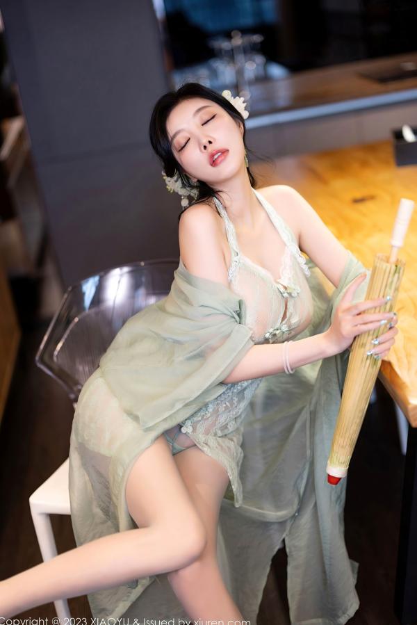 杨晨晨 杨晨晨Yome  语画界杨晨晨Yome：清新淡绿蕾丝诱惑私房写真，极致女神曲线，无圣光艺术大尺度第65张图片