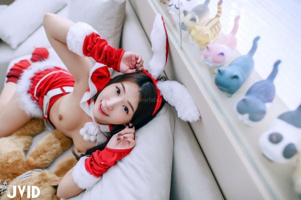    JVID-肉包Mini-邻家の美乳少女来送圣诞礼物-居家私房大尺度写真圣诞福利-2022.12.24第65张图片