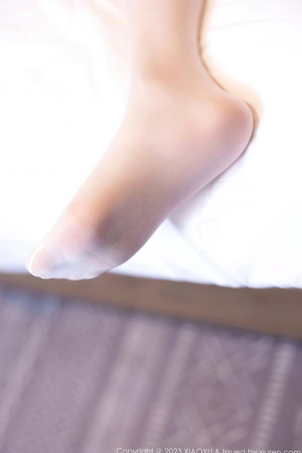 杨晨晨 sugar小甜心CC  XiaoYu语画界-1139-杨晨晨Yome-淡蓝色蕾丝睡衣与优雅长裙，私房室内视觉盛宴，气质女神性感写实，无圣光大尺度唯美写真第64张图片