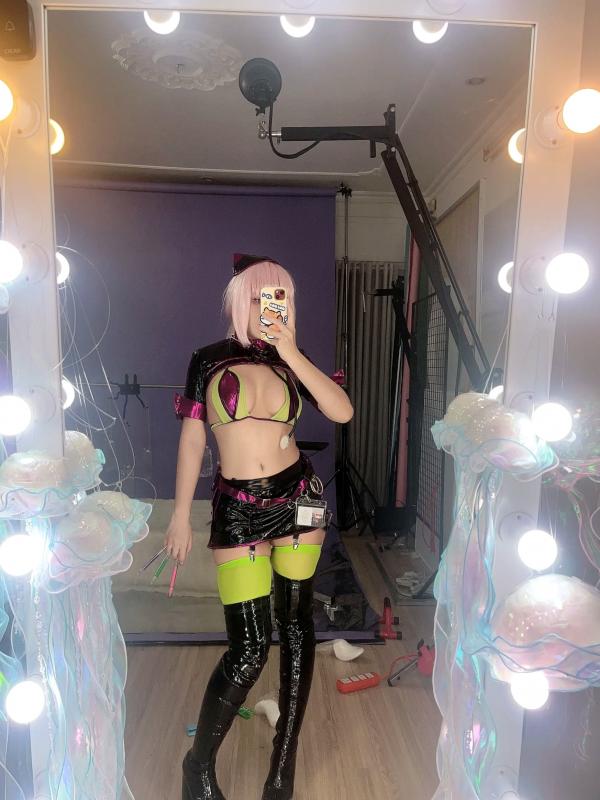    Puy Puy - Nightingale Halloween 万圣节暗黑护士角色扮演，性感漆皮制服诱惑，美艳红瞳冷艳出镜 [91P]第54张图片
