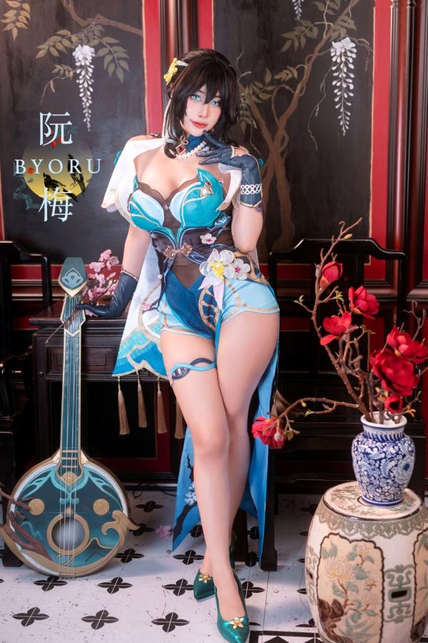    Byoru崩坏星穹铁道阮梅Cosplay写真，大尺度改良服饰性感演绎绝美曲线，古风韵味与热辣碰撞第3张图片