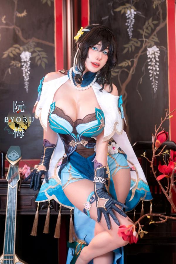    Byoru崩坏星穹铁道阮梅Cosplay写真，大尺度改良服饰性感演绎绝美曲线，古风韵味与热辣碰撞第8张图片