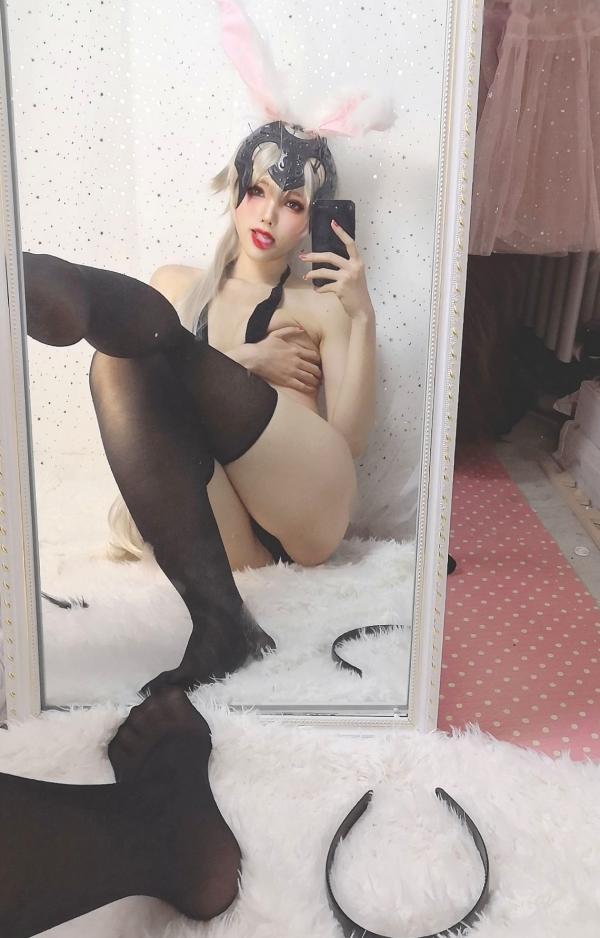    钛合金TiTi-黑贞兔兔COSPLAY大尺度镜面自拍，极品高叉连体泳衣展现极致魅惑曲线，火辣动漫角色扮演写真第5张图片