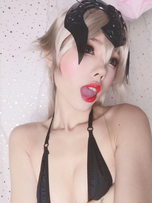    钛合金TiTi-黑贞兔兔COSPLAY大尺度镜面自拍，极品高叉连体泳衣展现极致魅惑曲线，火辣动漫角色扮演写真第29张图片