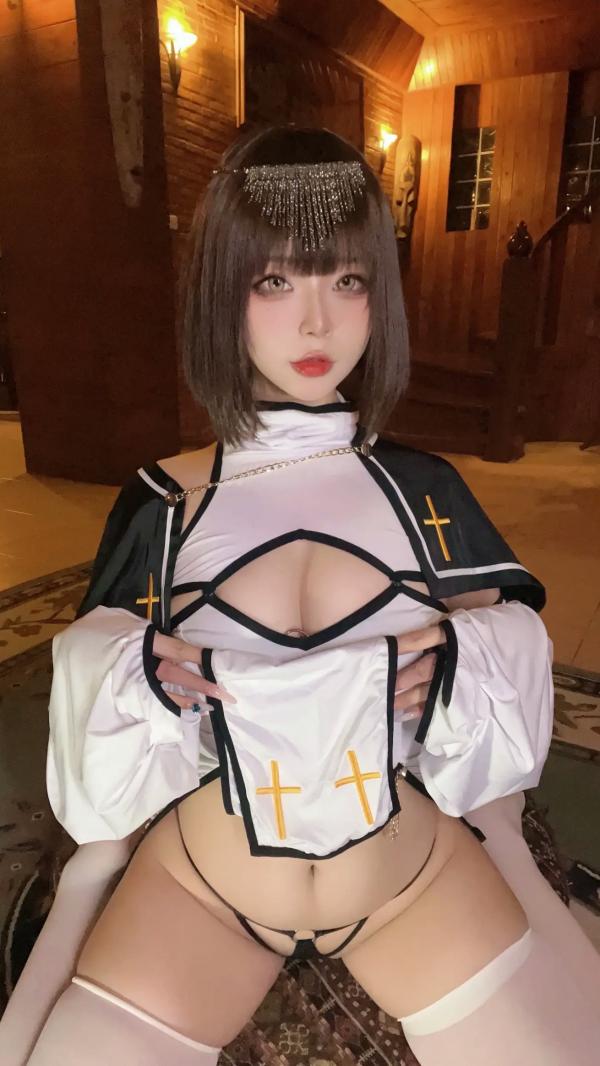    yuuhui玉汇 - 修道院角色扮演性感诱惑大尺度私房照 [43P]第11张图片