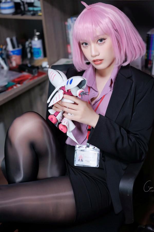    Cien恩恩 - 哈曼Haman职场OL风Cosplay，修长黑丝美腿，演绎高冷干练御姐范[25P]第12张图片