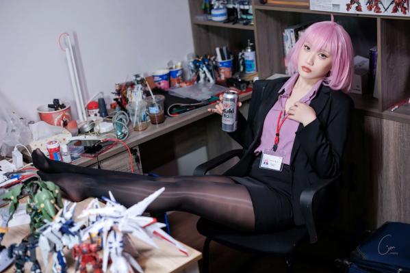    Cien恩恩 - 哈曼Haman职场OL风Cosplay，修长黑丝美腿，演绎高冷干练御姐范[25P]第15张图片