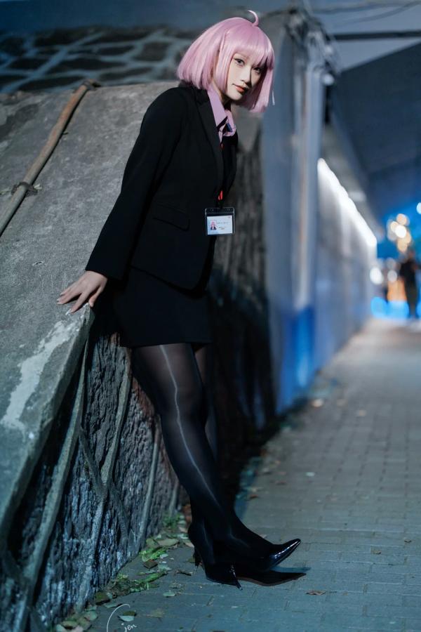    Cien恩恩 - 哈曼Haman职场OL风Cosplay，修长黑丝美腿，演绎高冷干练御姐范[25P]第23张图片