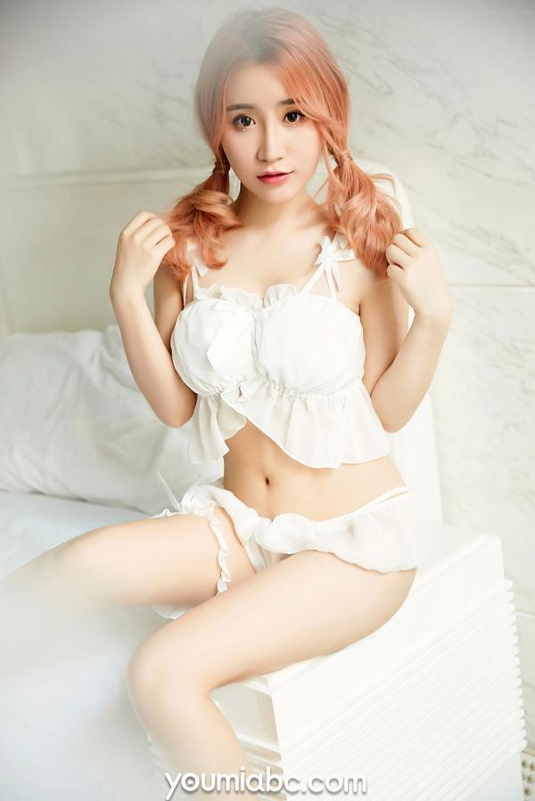    YouMi尤蜜：绯月樱《诱惑天使》卧室私房写真，甜美粉发搭配纯白性感内衣，浪漫诱惑大尺度套图第4张图片