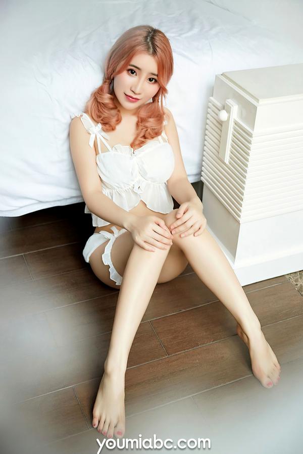    YouMi尤蜜：绯月樱《诱惑天使》卧室私房写真，甜美粉发搭配纯白性感内衣，浪漫诱惑大尺度套图第25张图片