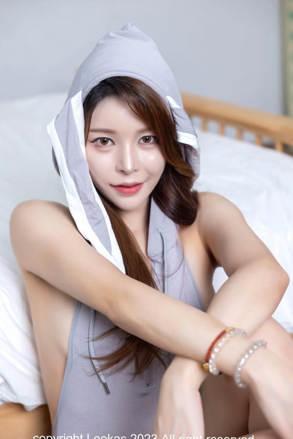    韩国美女-Banhee-灰色连体居家私房诱惑，极品深V连体衣写真，Lookas Vol.01第23张图片