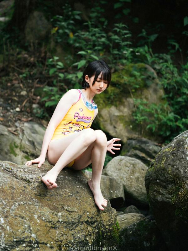    NAGISA魔物喵 - 夏日溪涧户外写真，清爽连体泳衣与戏水时光 [72P]第2张图片