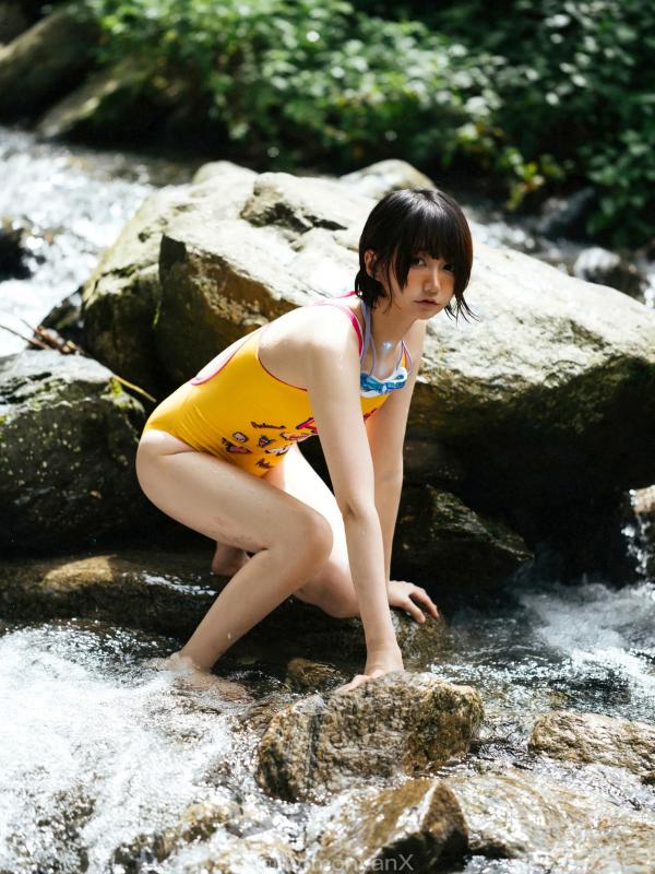   NAGISA魔物喵 - 夏日溪涧户外写真，清爽连体泳衣与戏水时光 [72P]第50张图片