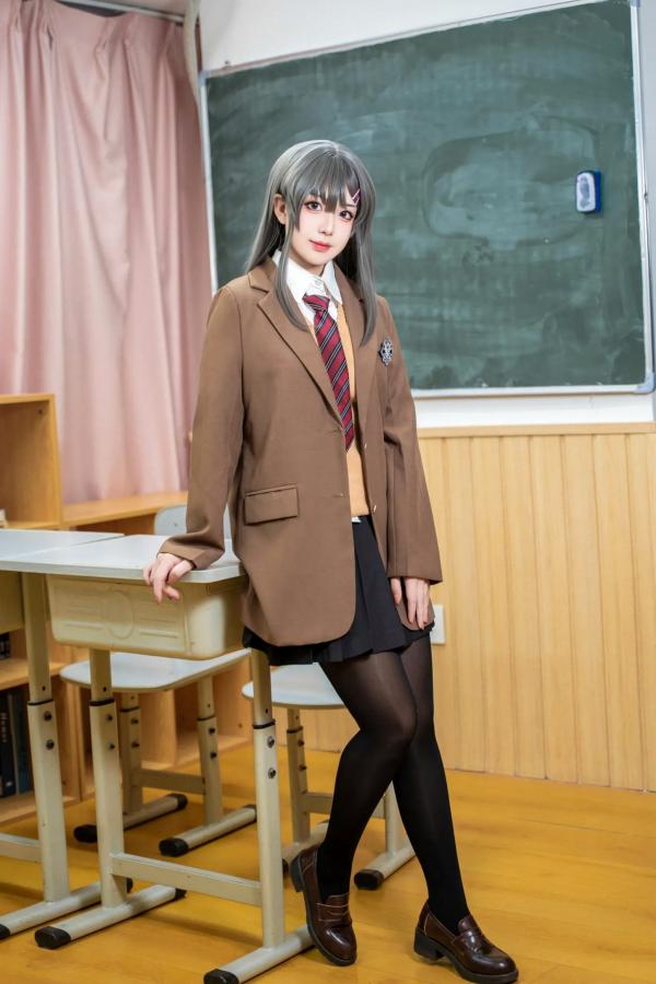    虎森森樱岛麻衣兔女郎cos写真：教室制服黑丝诱惑，深度角色扮演大尺度精选[55P]第1张图片