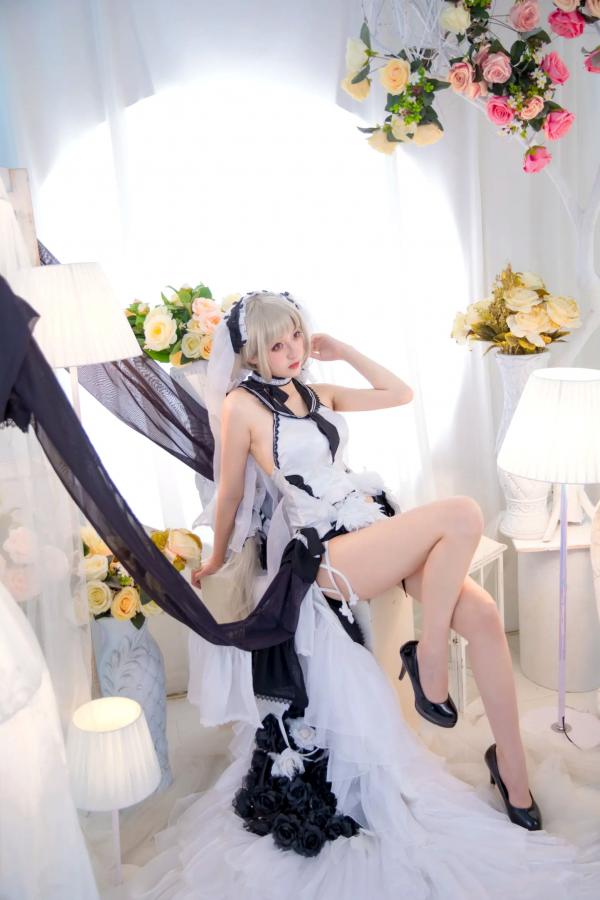    冬马路纱碧蓝航线可畏Cosplay，唯美花海黑白婚纱诱惑私房大尺度写真第4张图片