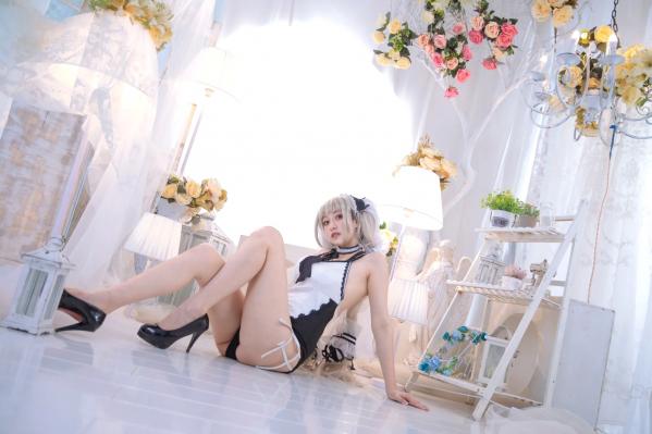    冬马路纱碧蓝航线可畏Cosplay，唯美花海黑白婚纱诱惑私房大尺度写真第13张图片