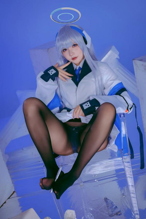    是一只熊仔 潮乃亚 蔚蓝档案角色Cosplay 绝美私房写真 内衣制服诱惑 二次元女神[100P]第12张图片