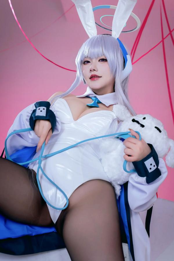    是一只熊仔 潮乃亚 蔚蓝档案角色Cosplay 绝美私房写真 内衣制服诱惑 二次元女神[100P]第34张图片