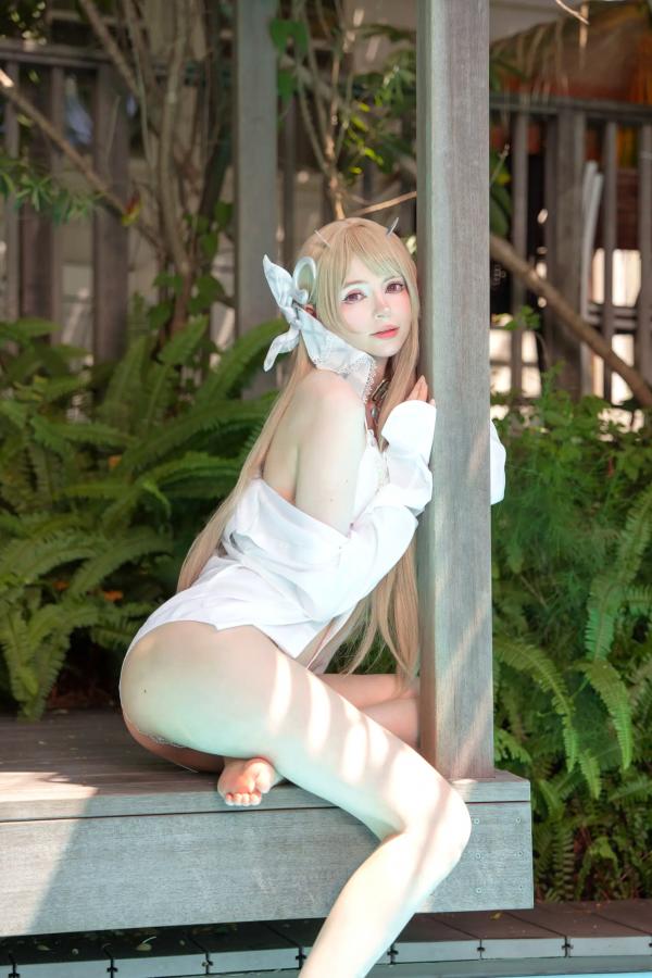    Peach milky Viper bikini 金发美少女泳池比基尼cosplay系列，清纯脸庞与火辣身材，二次元湿身诱惑写真第10张图片