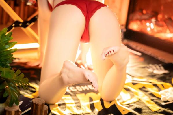    虎森森 - 圣诞快乐：节日红绿彩绘私房写真，火辣诱惑圣诞女神，性感视觉盛宴第34张图片