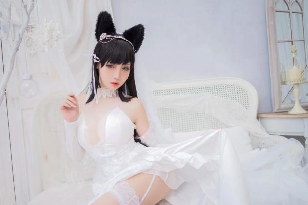    焖焖碳 - 爱宕花嫁Cosplay、白丝兽耳新娘诱惑写真 [20P]第5张图片