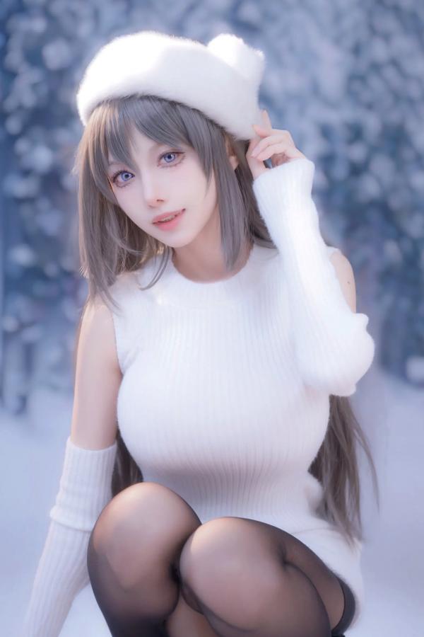    Shika小鹿鹿 - 麻衣学姐冬日雪景写真，白毛针织衫搭配黑丝诱惑，演绎冰雪清纯女神范，高清大图25P第7张图片