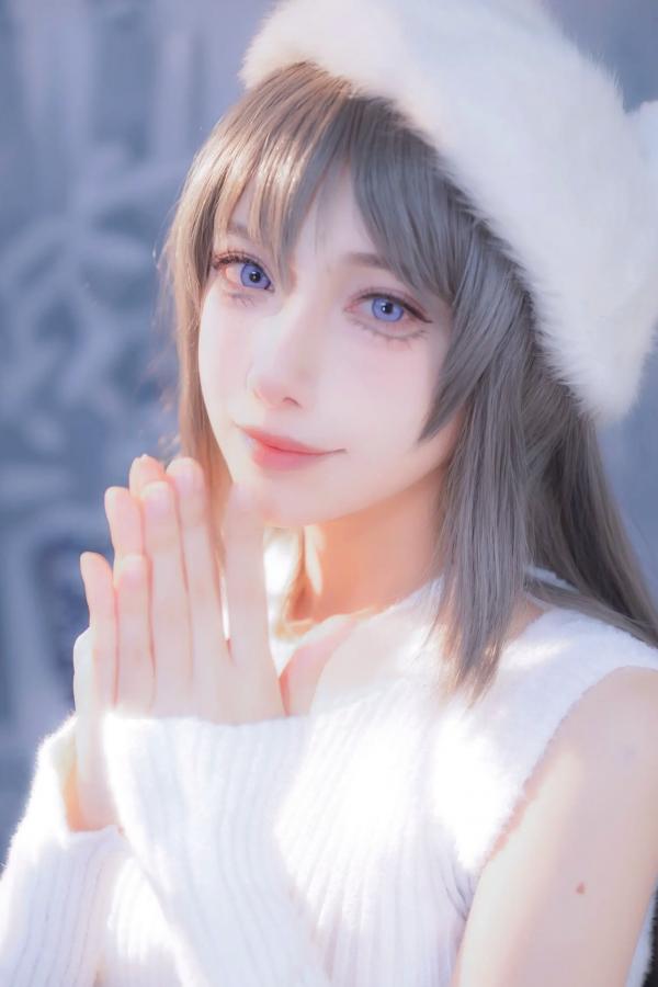    Shika小鹿鹿 - 麻衣学姐冬日雪景写真，白毛针织衫搭配黑丝诱惑，演绎冰雪清纯女神范，高清大图25P第12张图片